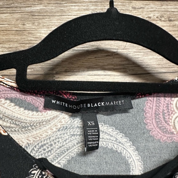 White House Black Market Black White Red Paisley Blouse - Picture 6 of 6